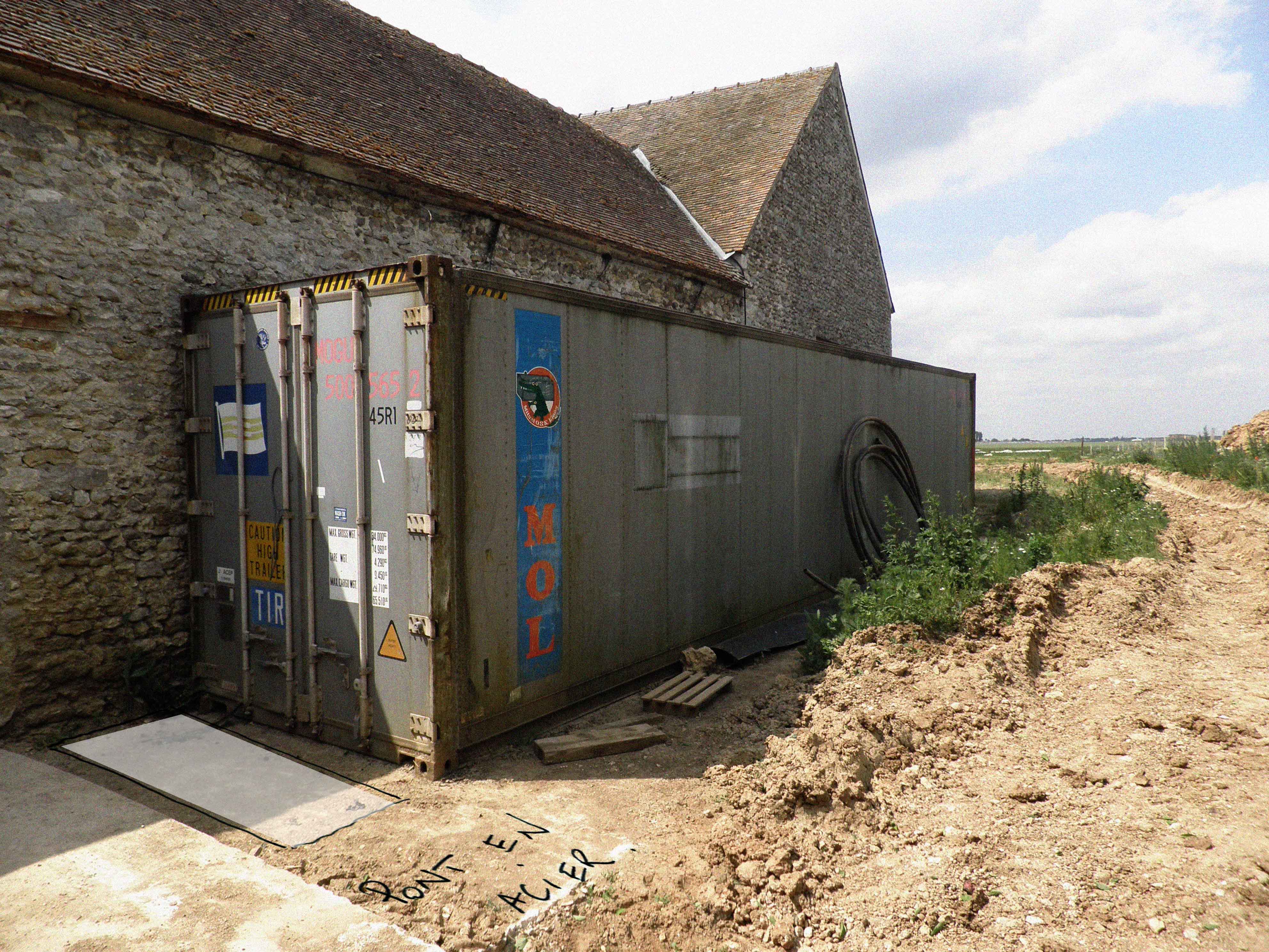 Container et pont.jpg