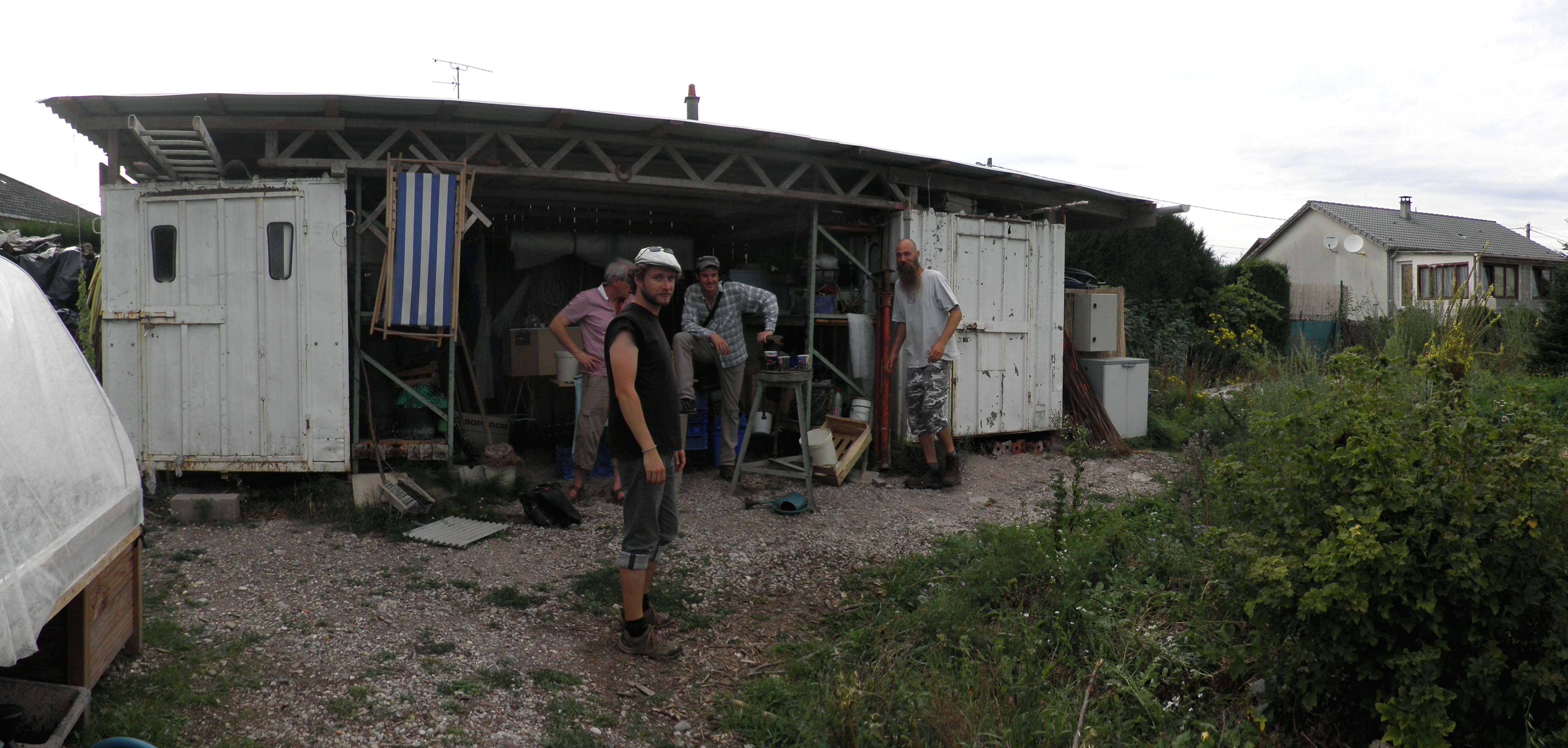 containers hangar.jpg